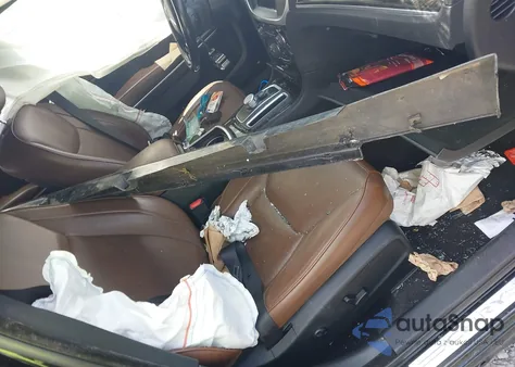 2018 Chrysler 300 Limited Awd from USA, damaged, VIN 2C3CCAKG0JH280217